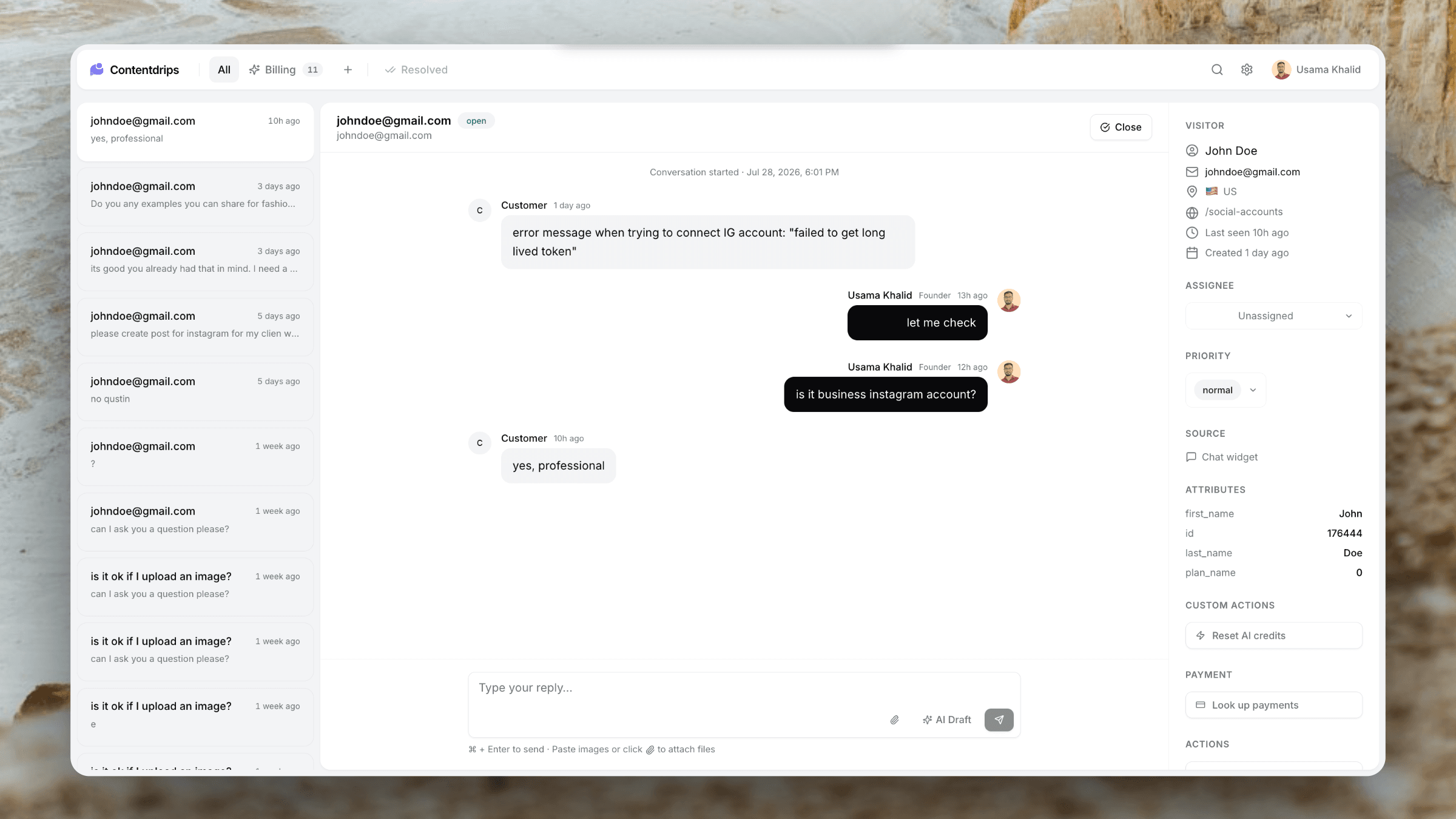 Userscom ticket conversation with AI draft and sidebar actions